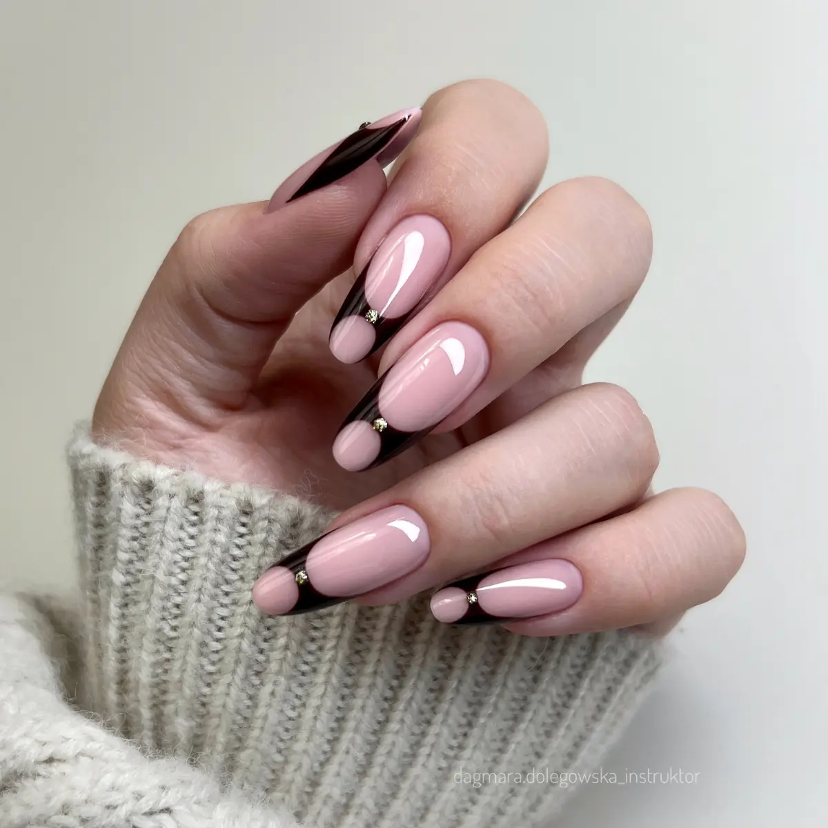 Lakier Hybrydowy UV LED Mystic Mahogany 6 ml - 137 - obrazek 2